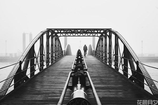 Urban melancholy, photography by Alexander Schoenberg