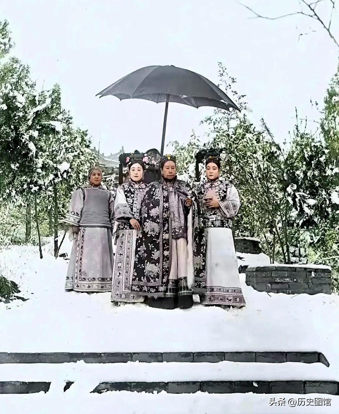 _仐三真实身份照片曝光_和珅的真实长相复原图