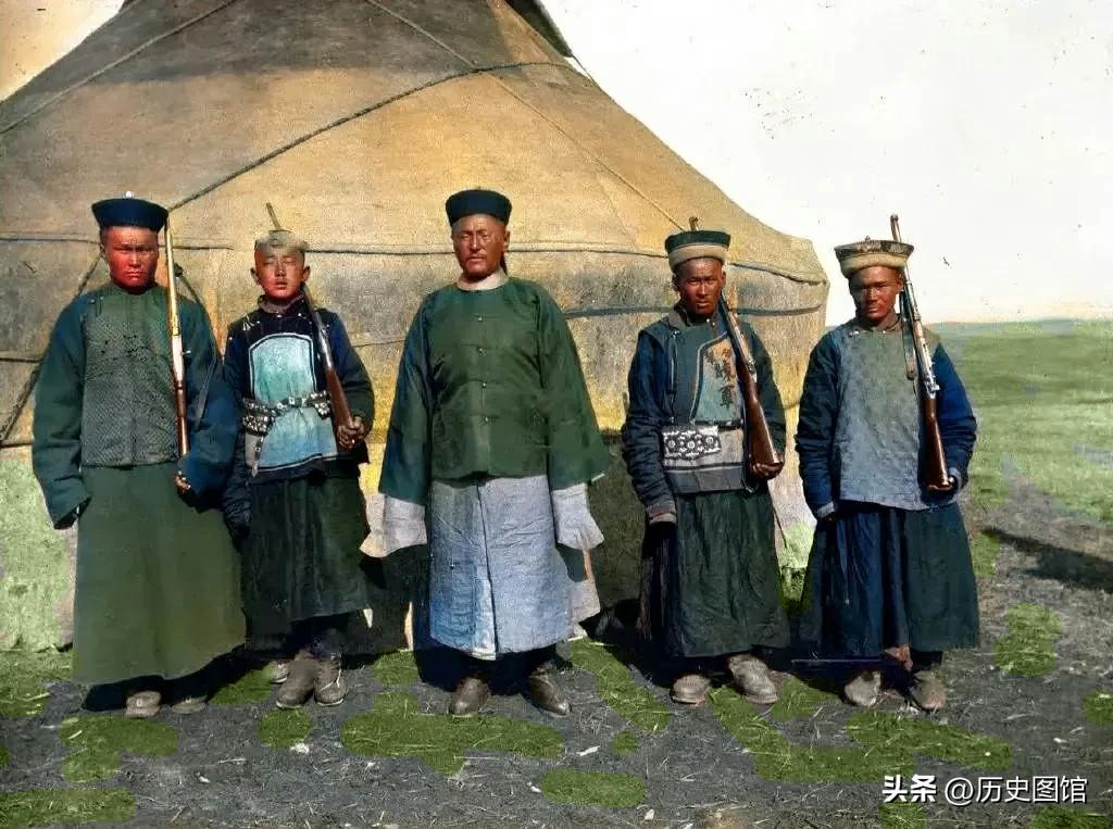 和珅的真实长相复原图_仐三真实身份照片曝光_