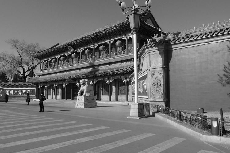 中南海为何不挂“中央人民政府”牌匾?周总理反对,伟人指出缘由_中南海为何不挂“中央人民政府”牌匾?周总理反对,伟人指出缘由_