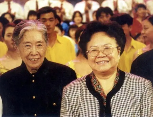 _她是第一张大字报的受害者，平反后官至副国级，丈夫也是副国级_她是第一张大字报的受害者，平反后官至副国级，丈夫也是副国级