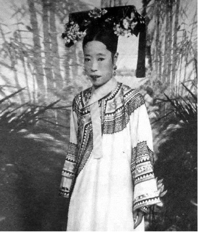 _隆裕太后生活优裕，又没有疾病，为何在清帝退位第二年就去世了？_隆裕太后生活优裕，又没有疾病，为何在清帝退位第二年就去世了？
