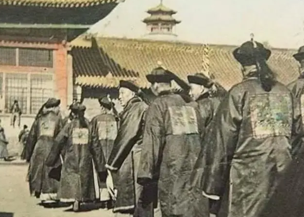 难怪咸丰帝31岁暴毙，你看他逃往热河干了啥？每天都做4件致命事_难怪咸丰帝31岁暴毙，你看他逃往热河干了啥？每天都做4件致命事_