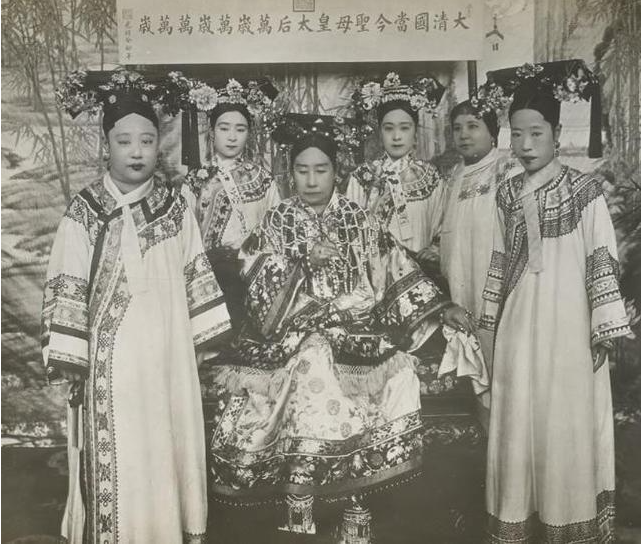 咸丰皇帝驾崩后，慈禧太后如何对待他的“四春娘娘”？__咸丰皇帝驾崩后，慈禧太后如何对待他的“四春娘娘”？