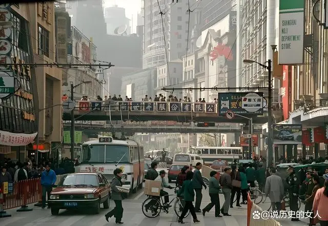 1970年，俩知青酒后同床生一子送人，23年后此子寻亲被生父杀掉__1970年，俩知青酒后同床生一子送人，23年后此子寻亲被生父杀掉