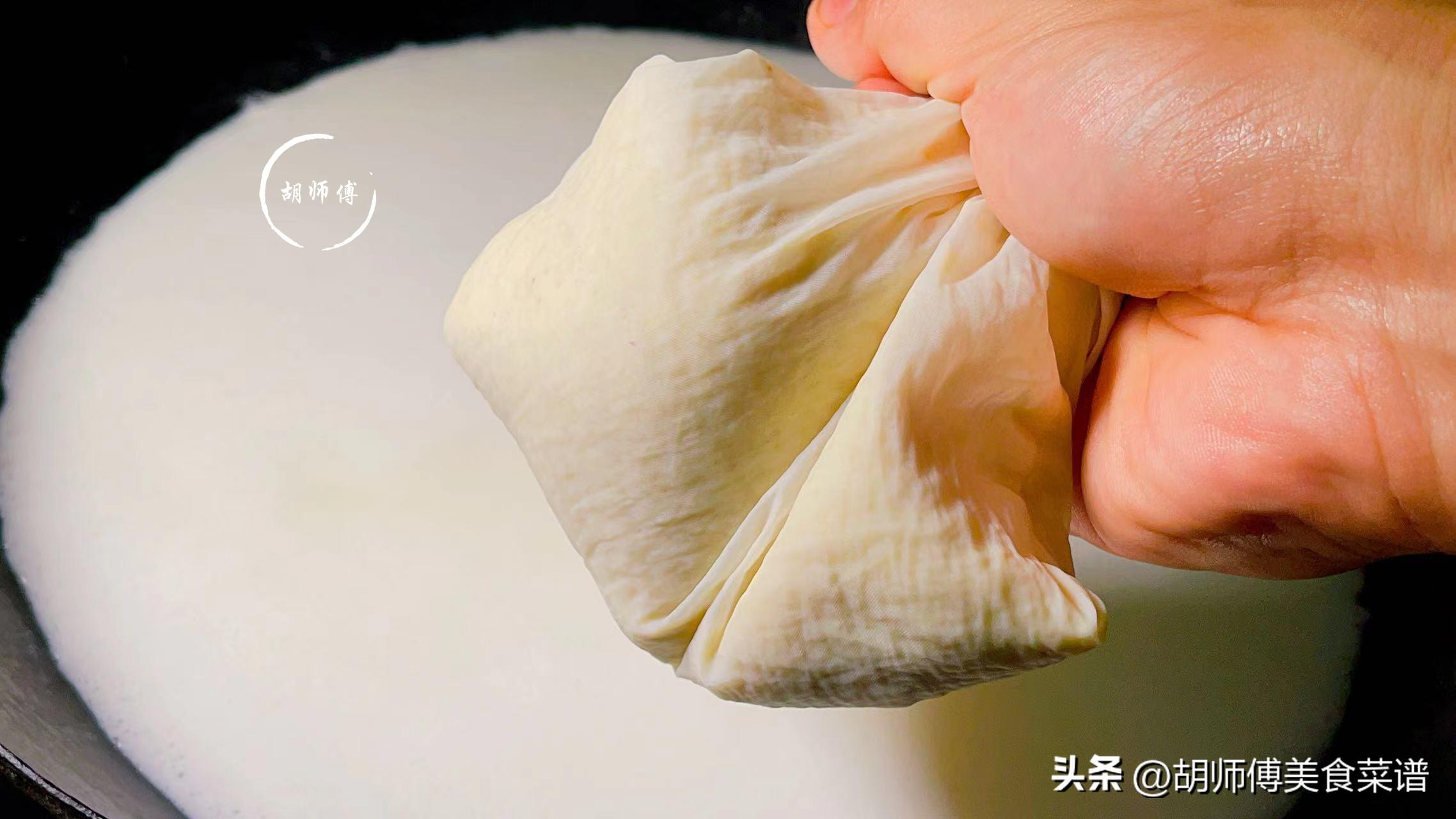 黄豆打出来的豆浆_打豆浆泡的黄豆水要倒掉吗_