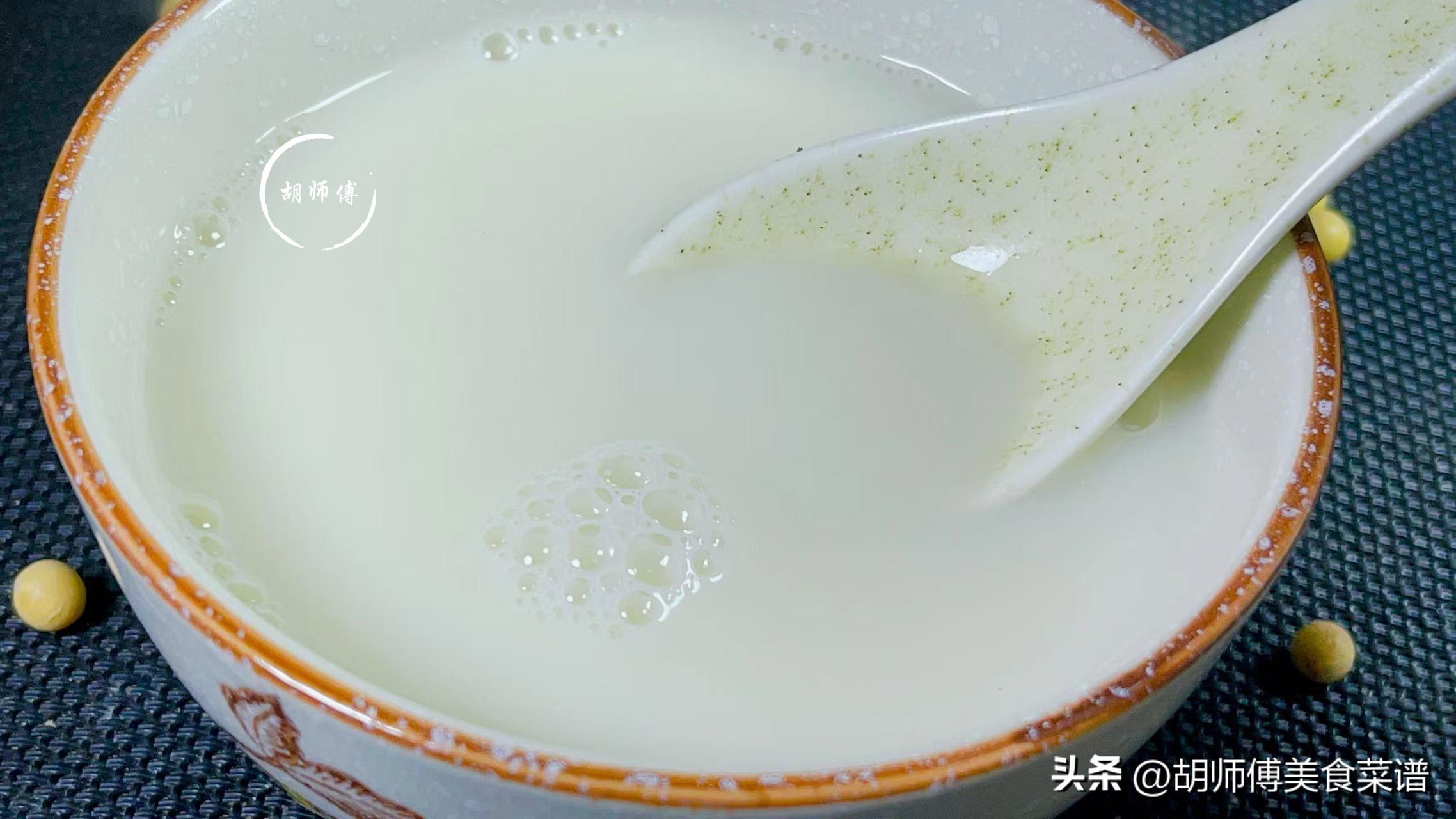 黄豆打出来的豆浆_打豆浆泡的黄豆水要倒掉吗_