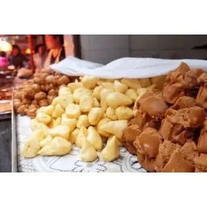 贵阳美食探秘：省医月饼、烤蜗牛、碗耳糕，你吃过几种？
