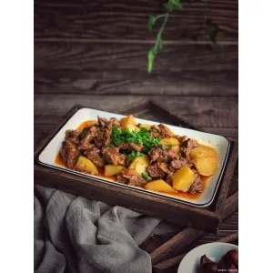 牛肉搭配什么炖煮更美味又营养？土豆、番茄等食材是首选